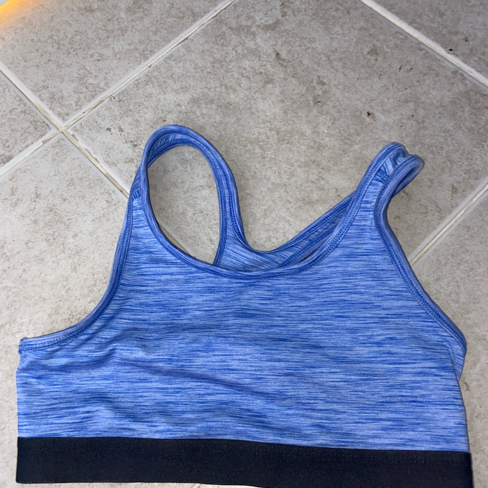 sports bra